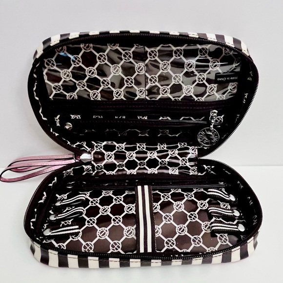 Henri Bendel Travel Jewelry Case - Picture 2 of 5